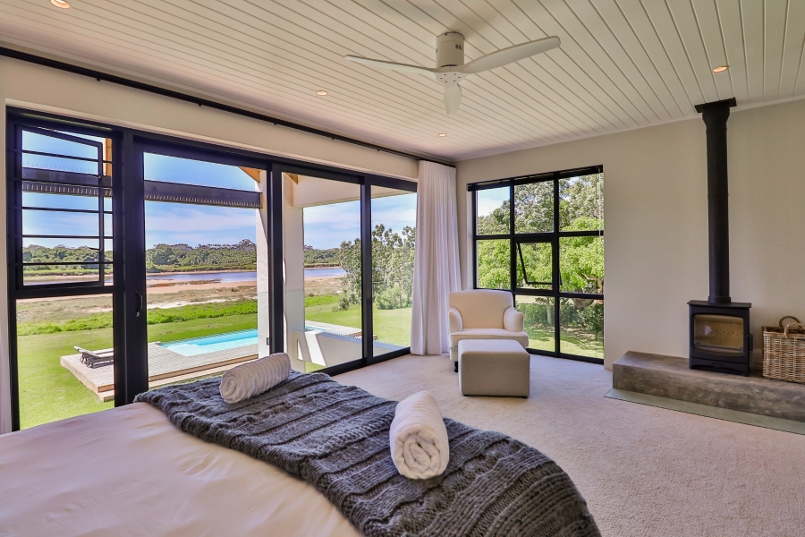 4 Bedroom Property for Sale in Keurboomstrand Western Cape